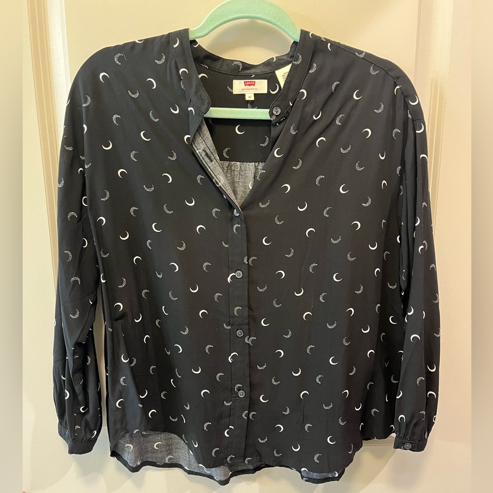 Levi’s Black Button Down Blouse